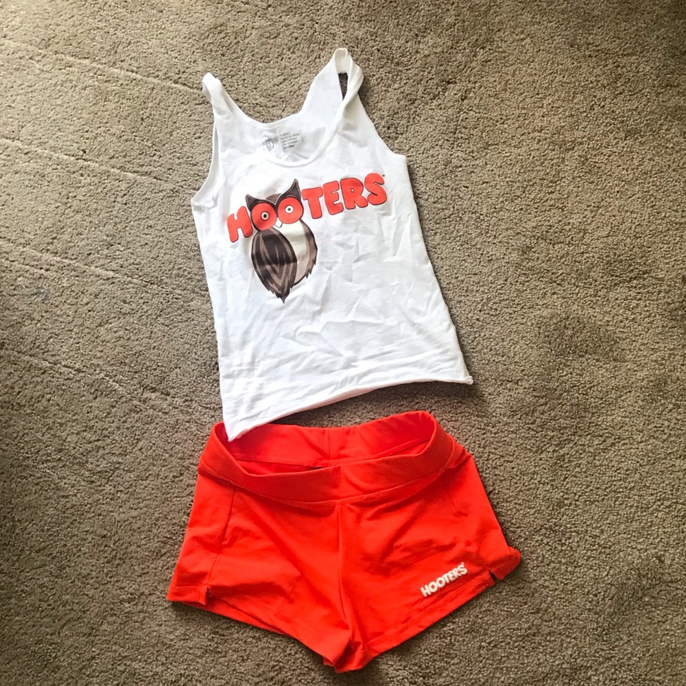 Hooters uniform